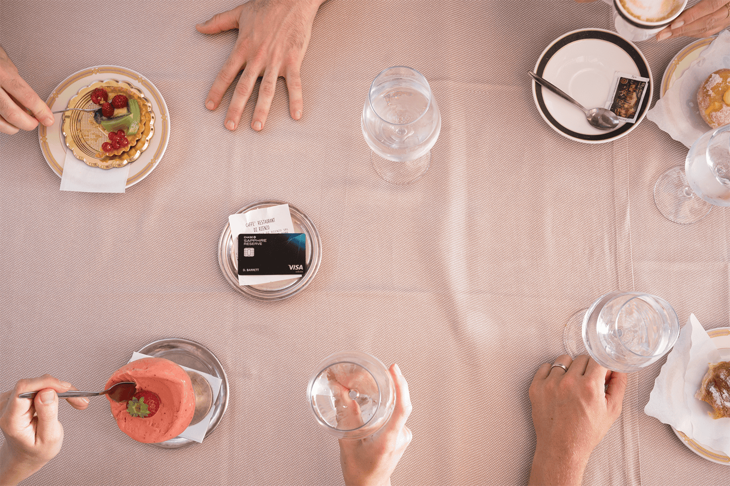 Sapphire1440_Pink_Table_OVerhead